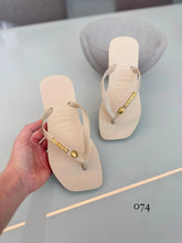 Carregar imagem no visualizador da galeria, Havaianas pingente Conchas 🐚✨
