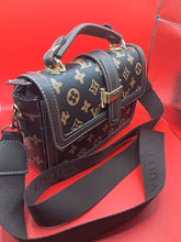 Carregar imagem no visualizador da galeria, Bolsa Elegance Monograma Couro Jenuino Louis Vuitton
