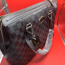 Carregar imagem no visualizador da galeria, Bolsa Baú “Elegance Lux” 👜✨ Louis Vuitton

