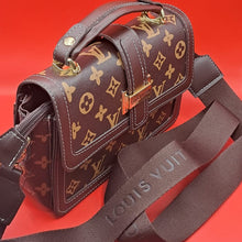 Carregar imagem no visualizador da galeria, Bolsa Elegance Monograma Couro Jenuino Louis Vuitton
