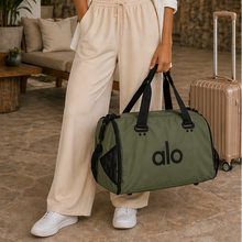 Carregar imagem no visualizador da galeria, Bolsa Alo Travel Duffel – Impermeável, Espaçosa e Versátil
