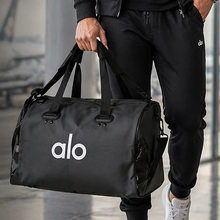 Carregar imagem no visualizador da galeria, 🔥 Bolsa Alo Travel Duffel – Impermeável, Espaçosa e Versátil 🔥

