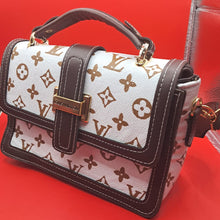 Carregar imagem no visualizador da galeria, Bolsa Elegance Monograma Couro Jenuino Louis Vuitton
