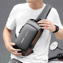 Carregar imagem no visualizador da galeria, Mochila Bag Ombro Transversal Peito Impermeável com saída para carregador
